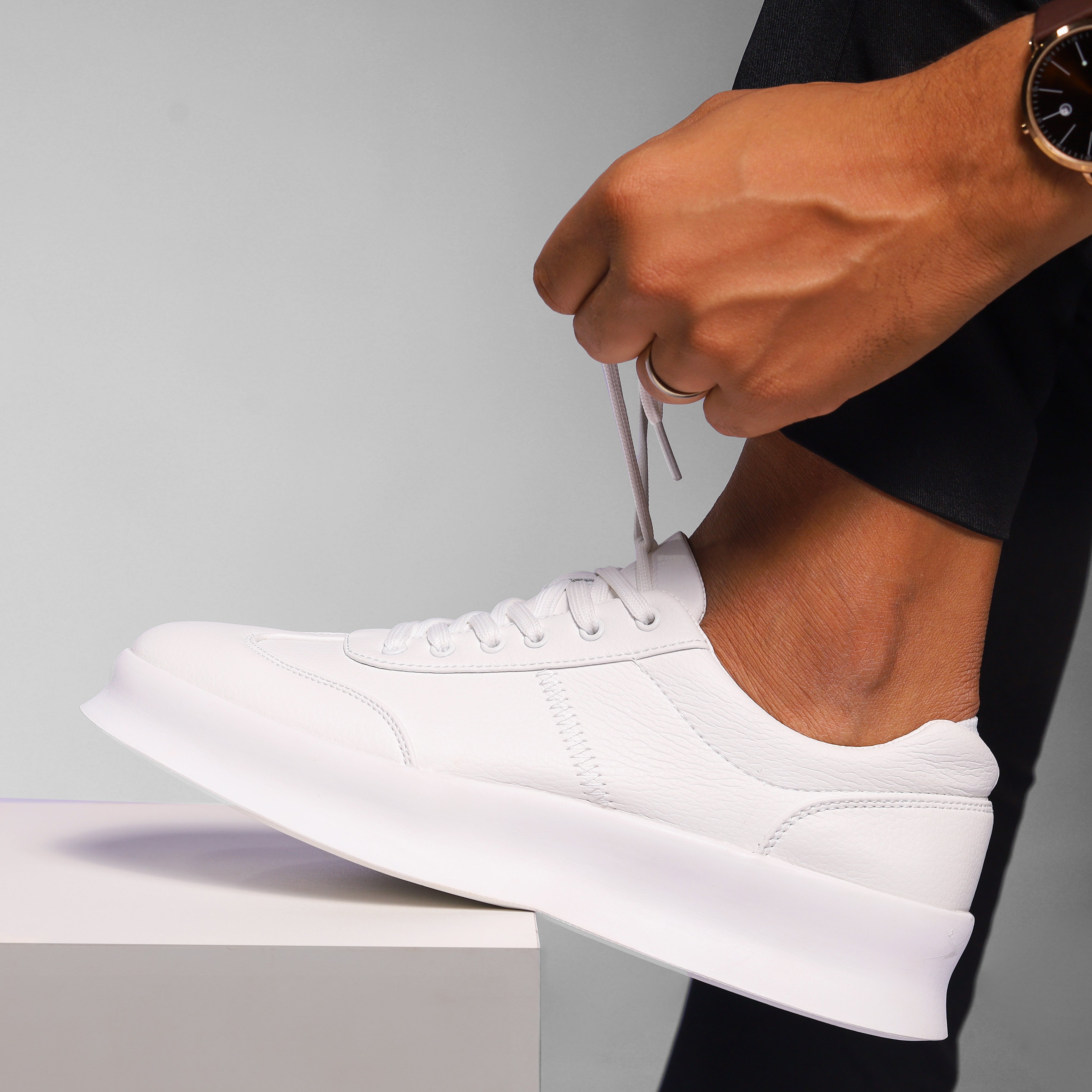 Apolo Men's Casual Sneaker