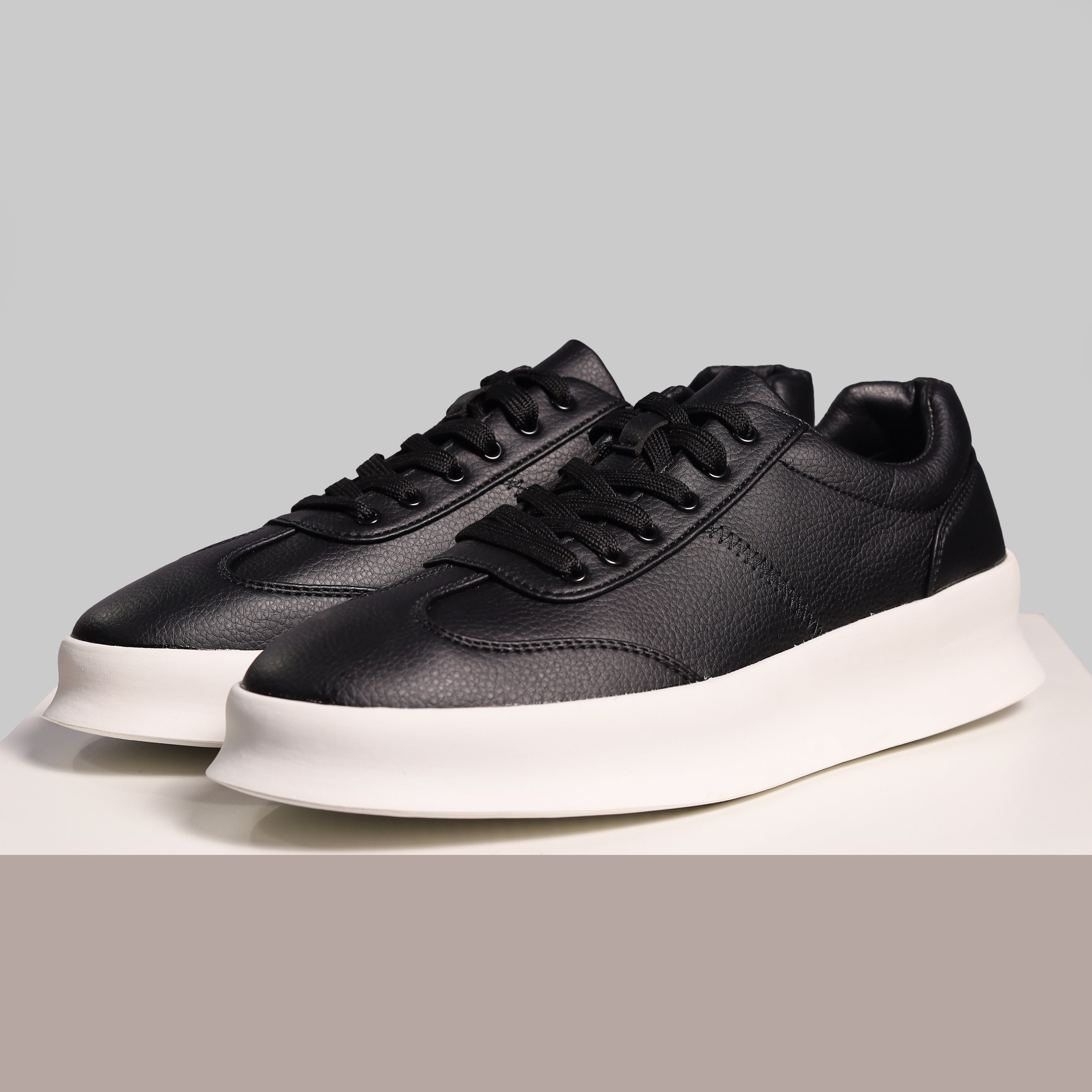 Apolo Men's Casual Sneaker