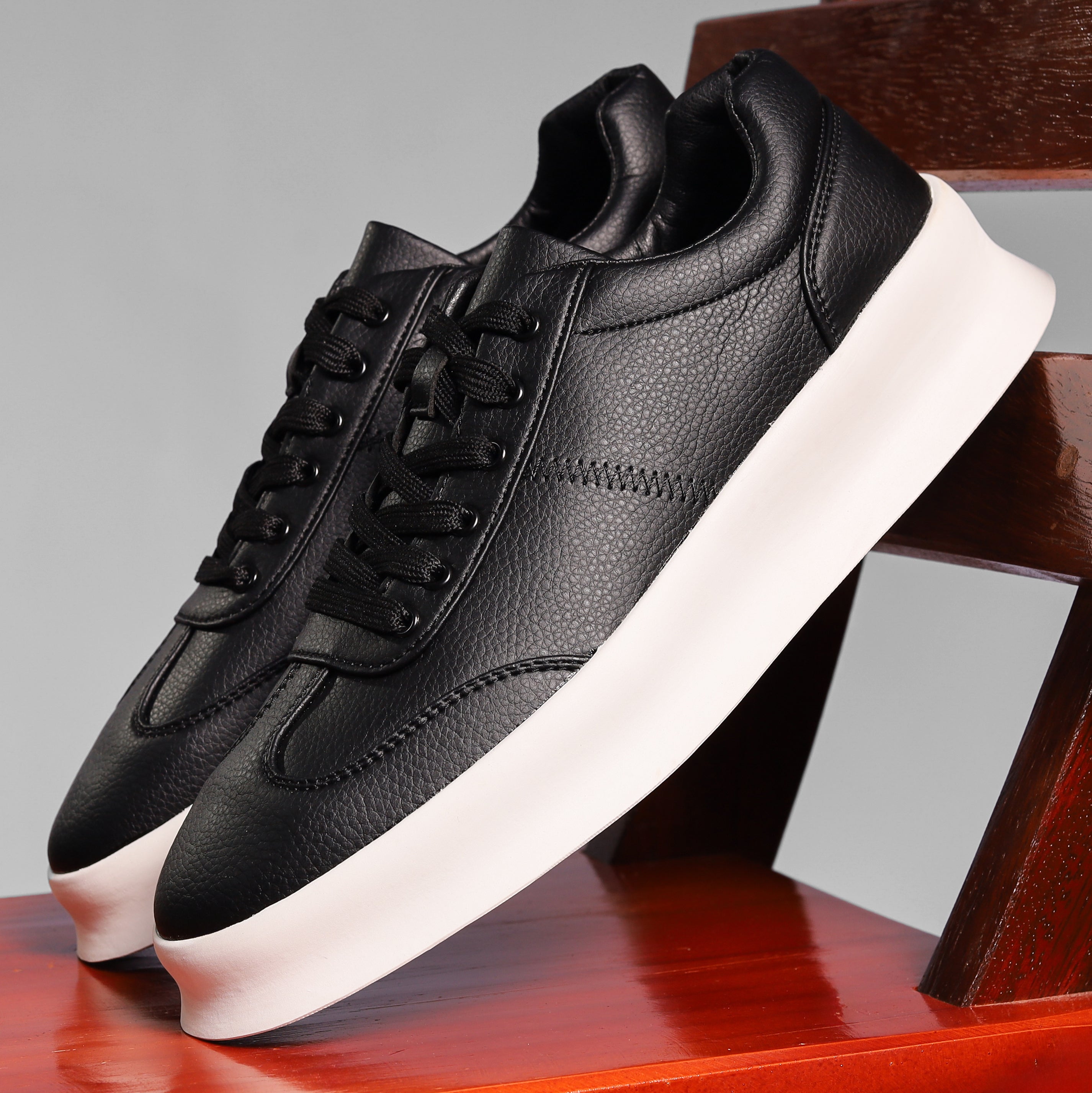 Apolo Men's Casual Sneaker