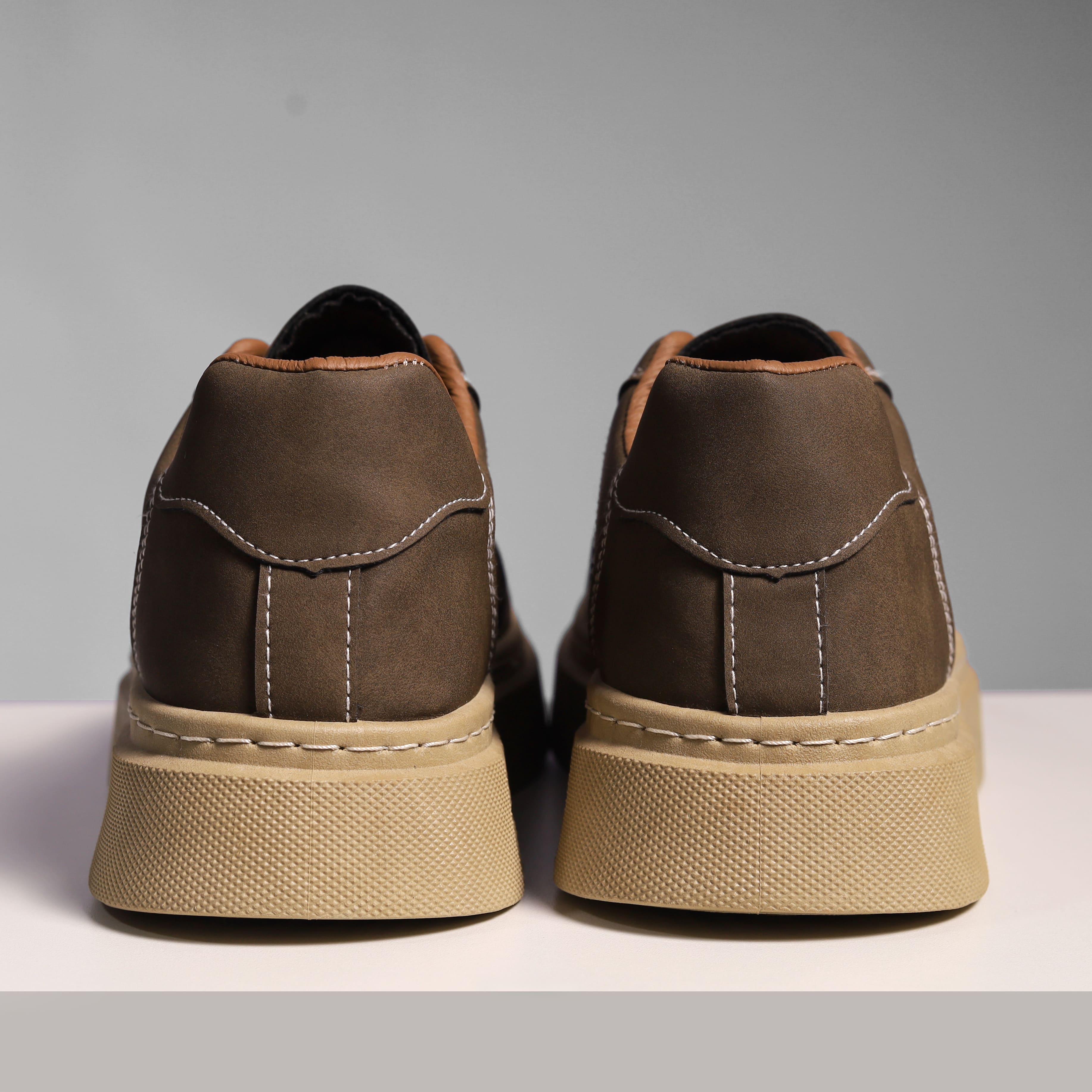 California Men’s Casual Sneaker