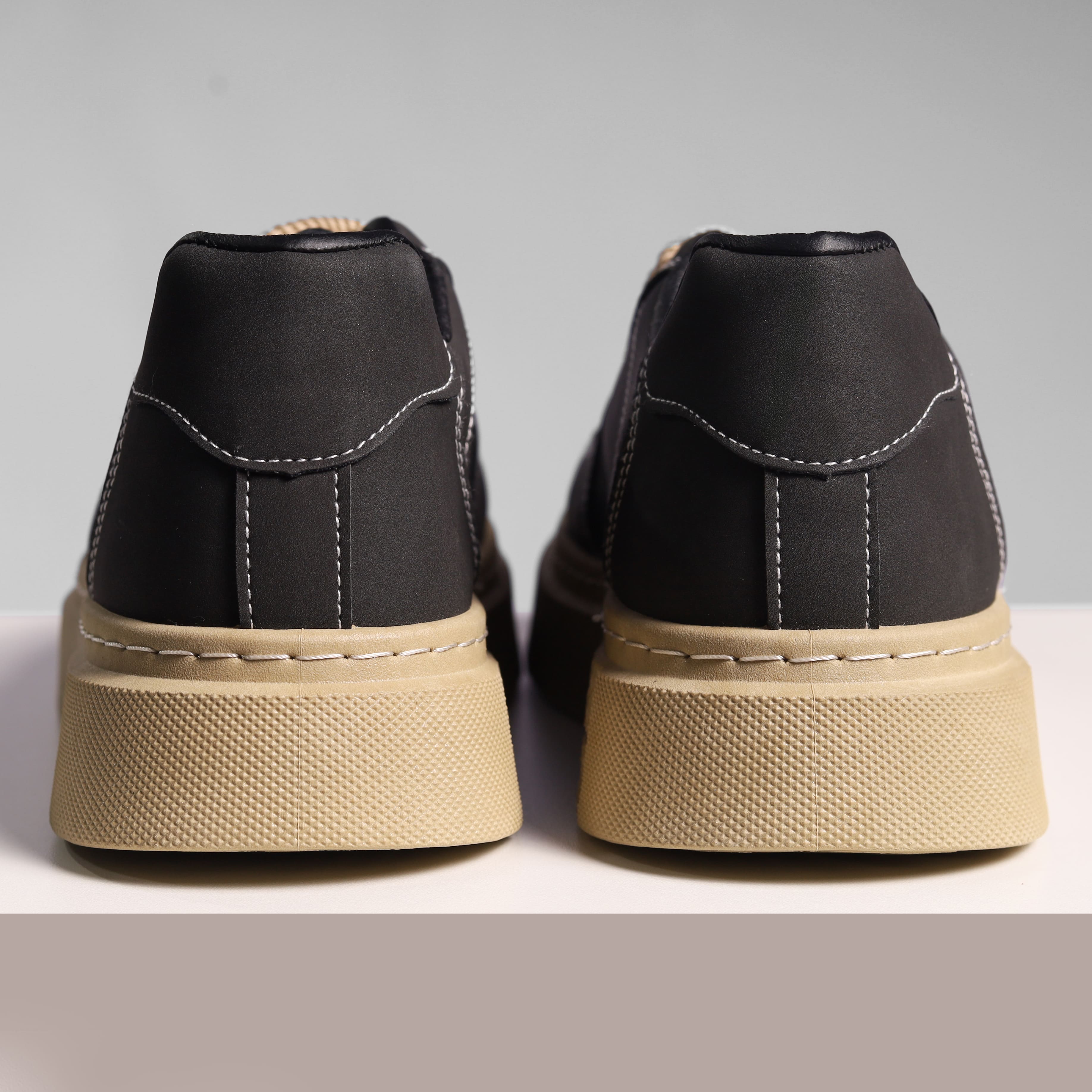 California Men’s Casual Sneaker