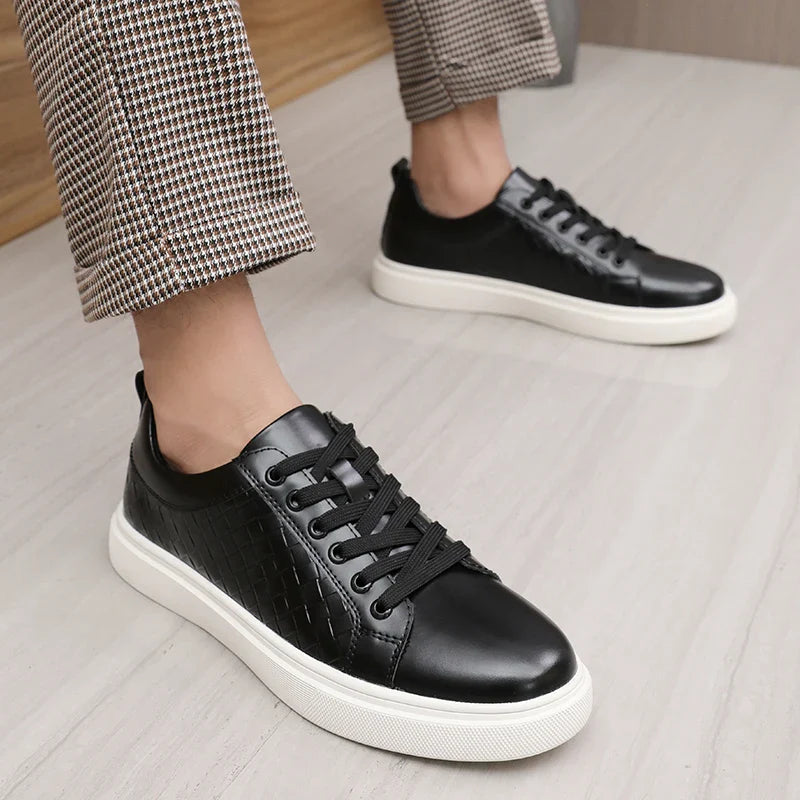 Sapatos de couro masculinos casuais novos estilos confortáveis e modernos ao ar livre moda festa lazer diário juventude sapatos de tabuleiro preto quente-46