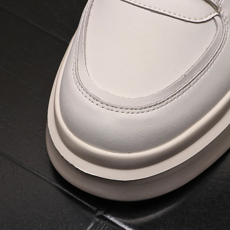 Sapatos casuais de couro branco para homens, tênis skate, formadores