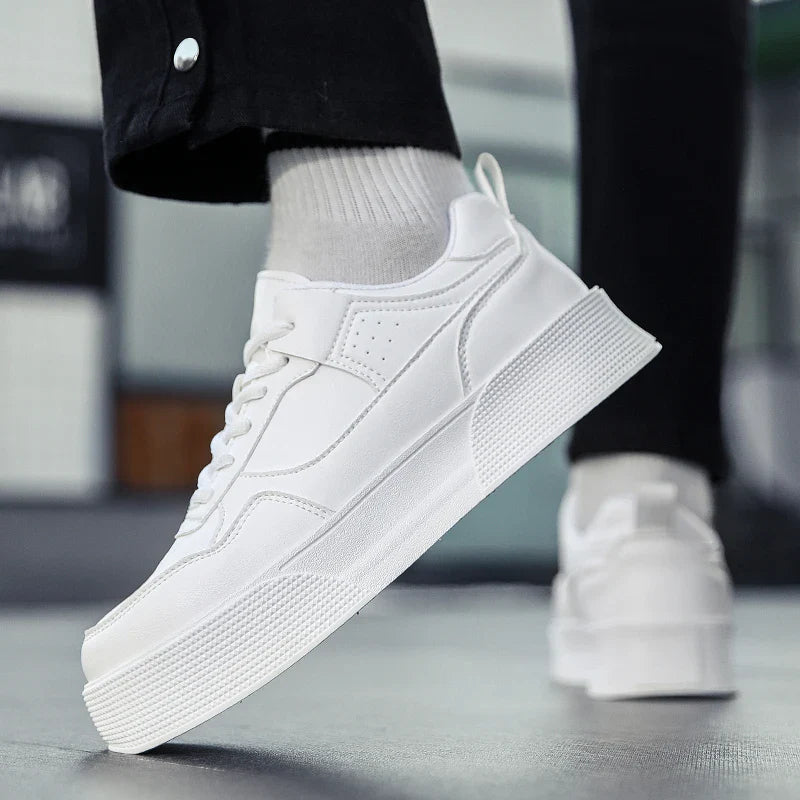 2024 tendência tênis masculinos plataforma de designer sapatos esportivos homens confortáveis sapato de skate de couro homem branco casual tênis 39-47