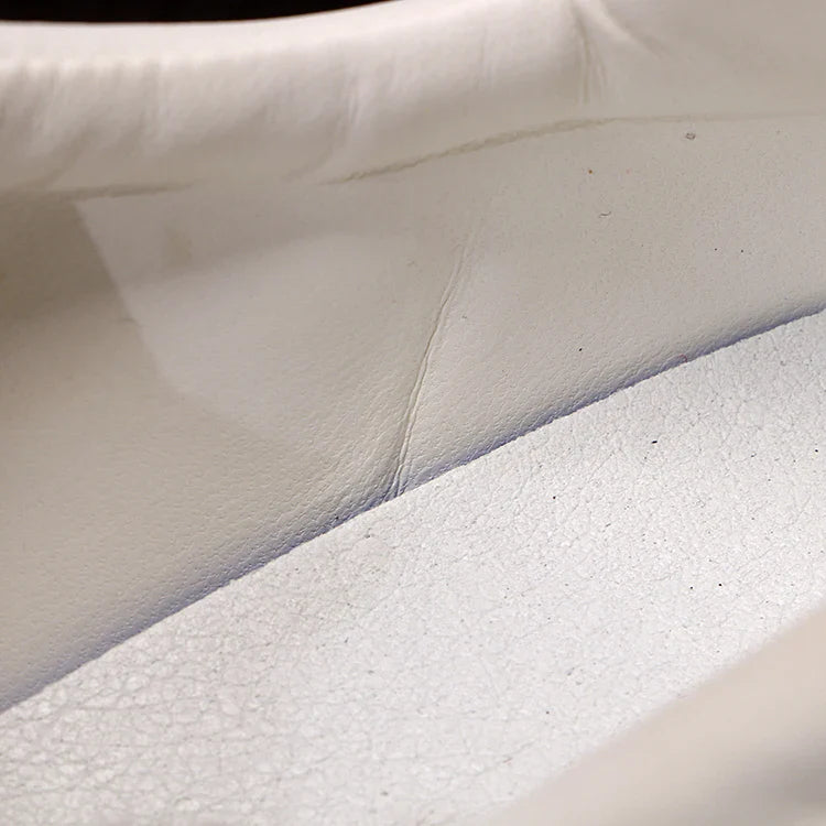 Sapatos casuais de couro branco para homens, tênis skate, formadores