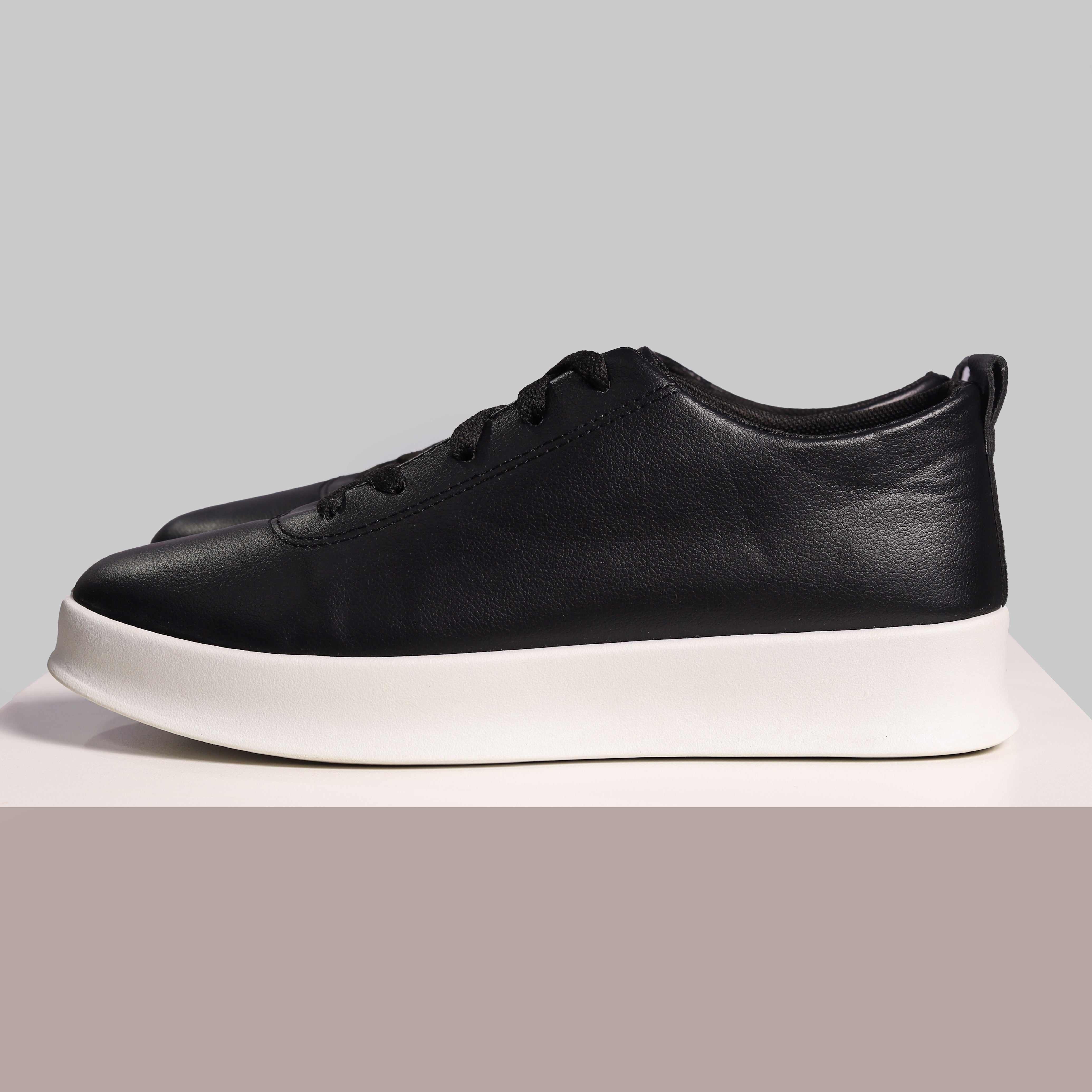 Apolo Men's Casual Sneaker