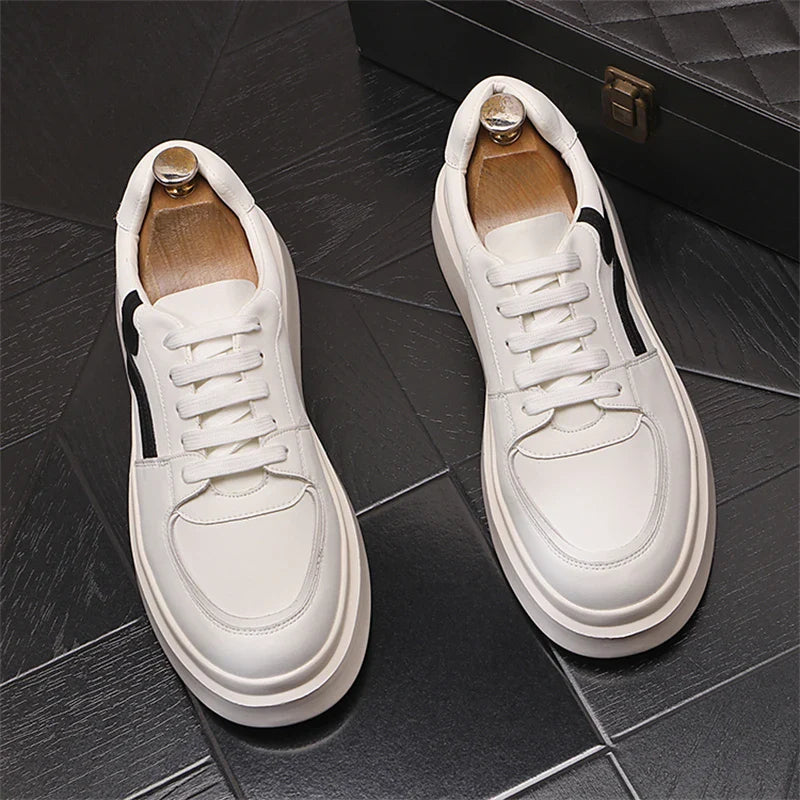 Sapatos casuais de couro branco para homens, tênis skate, formadores