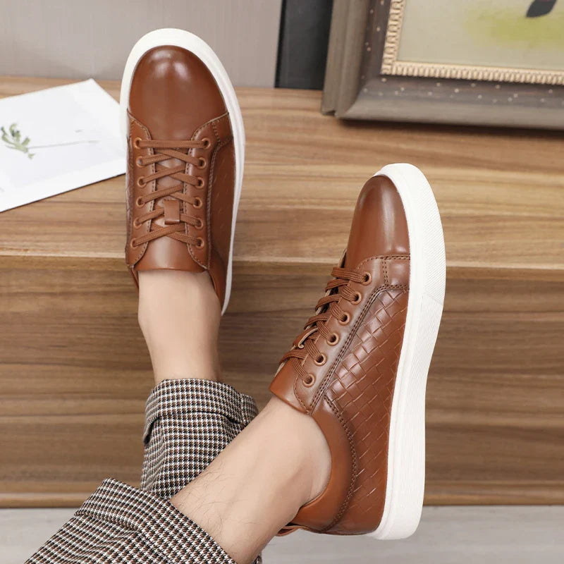 Sapatos de couro masculinos casuais novos estilos confortáveis e modernos ao ar livre moda festa lazer diário juventude sapatos de tabuleiro preto quente-46